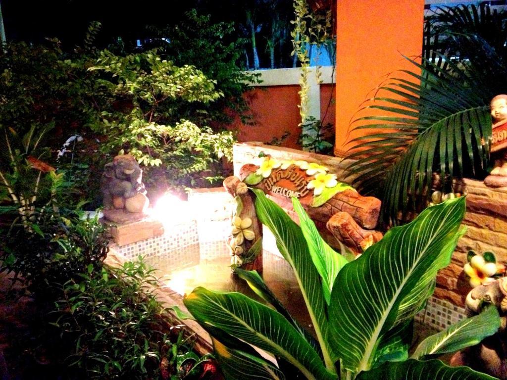 Somjai Place Ayutthaya Bagian luar foto